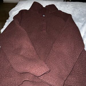 Sherpa sweatshirt, lightly used, may have some pulling. Super soft and comfy